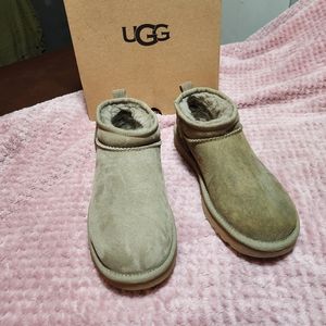 UGG classic ultra mini